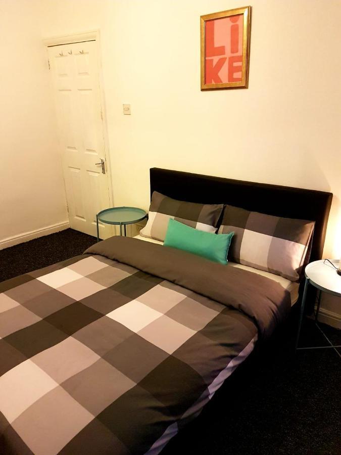 Bed and Breakfast Budget House In Gants Hill Илфорд Экстерьер фото